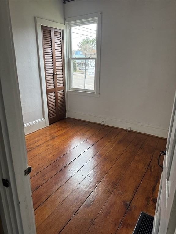 967 Bedford St #967 - Photo 4 of 7