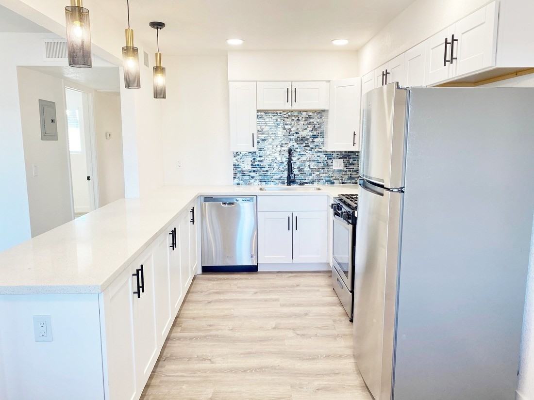 6701 E Cheery Lynn Rd #D - Photo 4 of 33