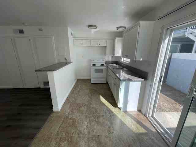 1124 W Stoneridge Ct #C - Photo 4 of 13