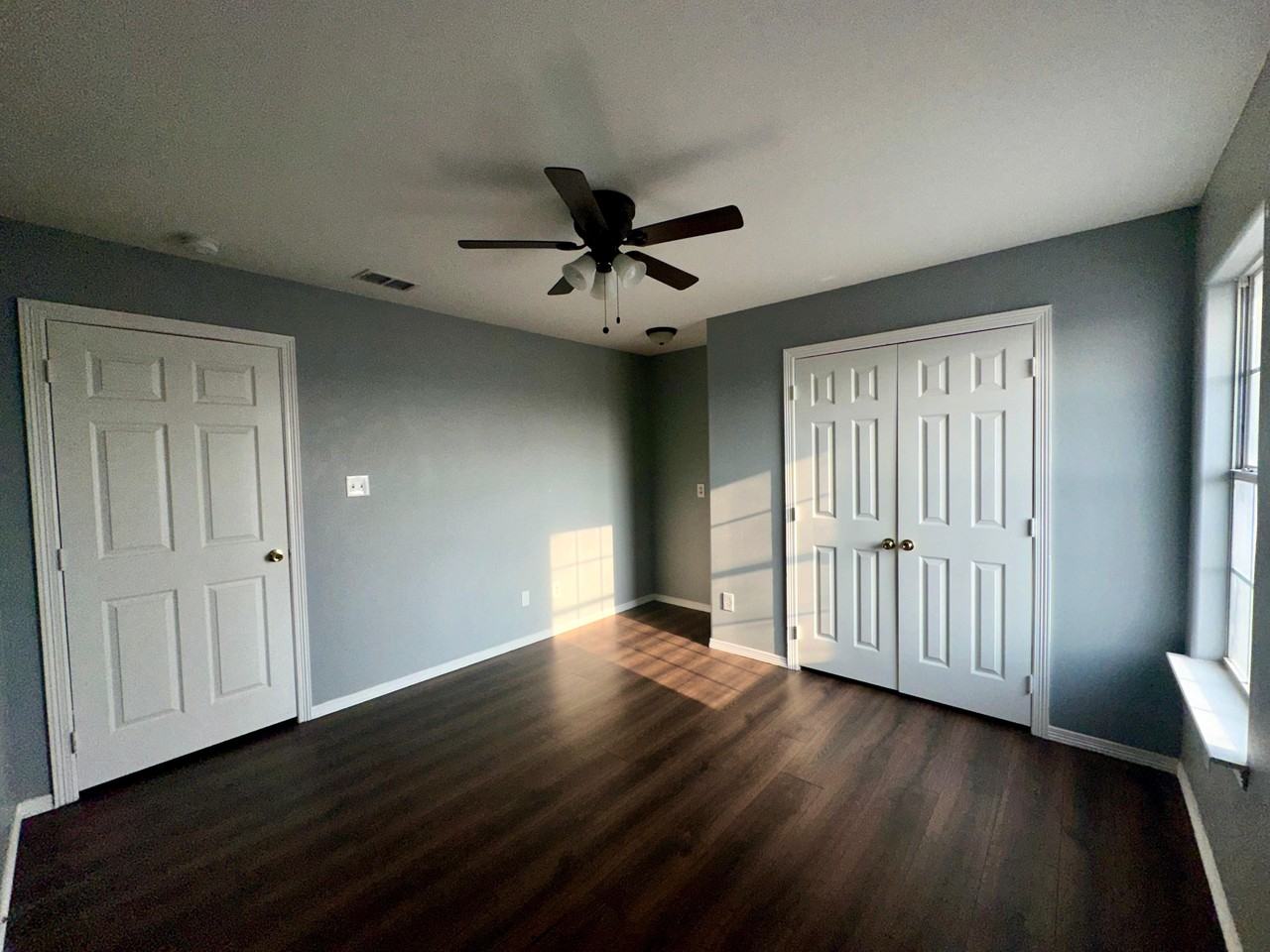 810 S Minnesota St #1 - Photo 3 of 13