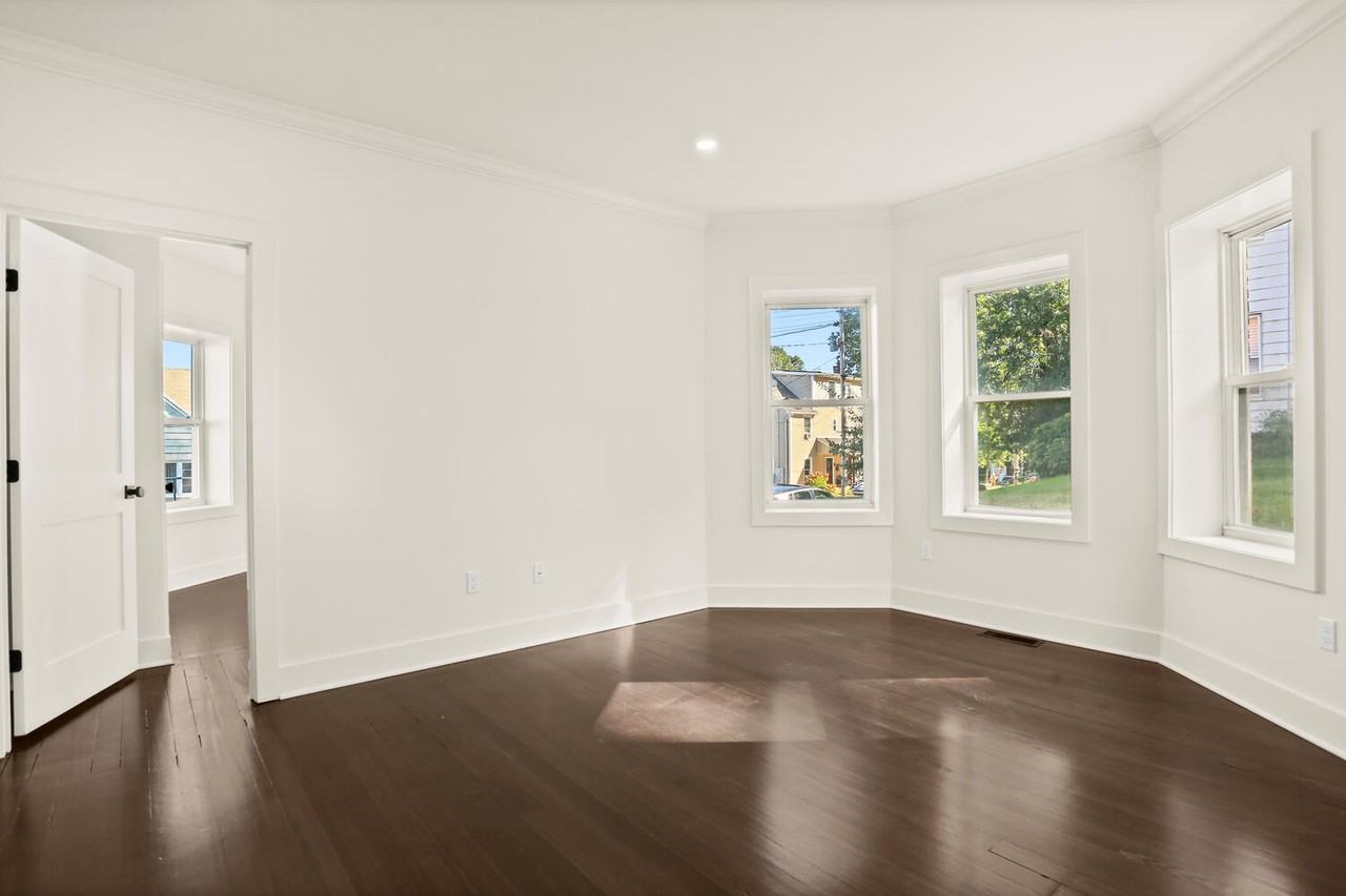 28 Congress Ave #3 - Photo 4 of 8