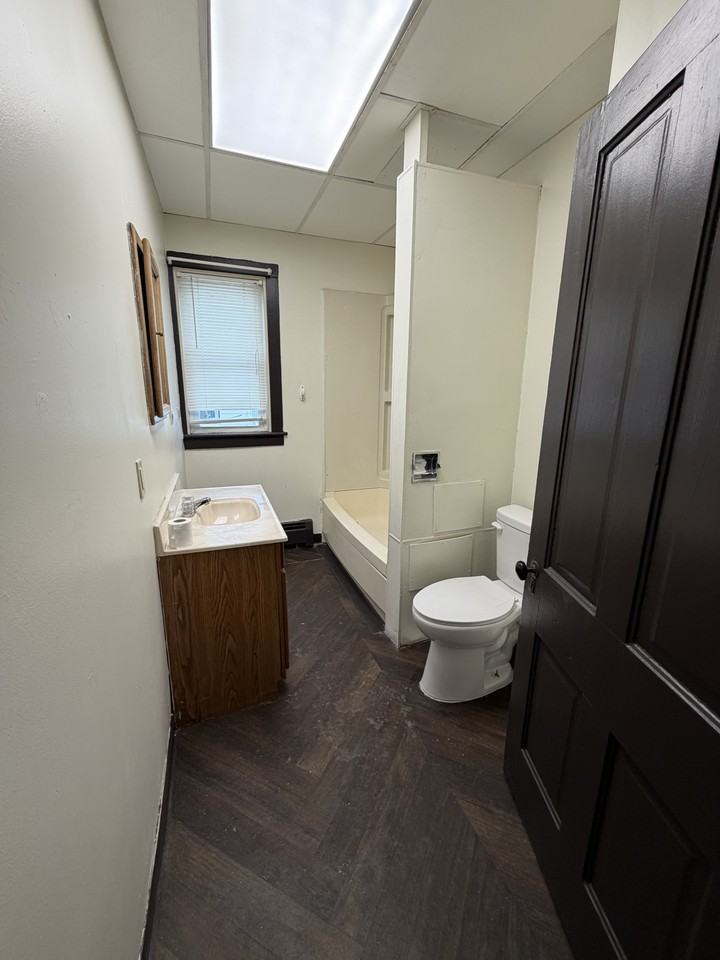 216 1st Ave S #1 - Photo 6 of 17