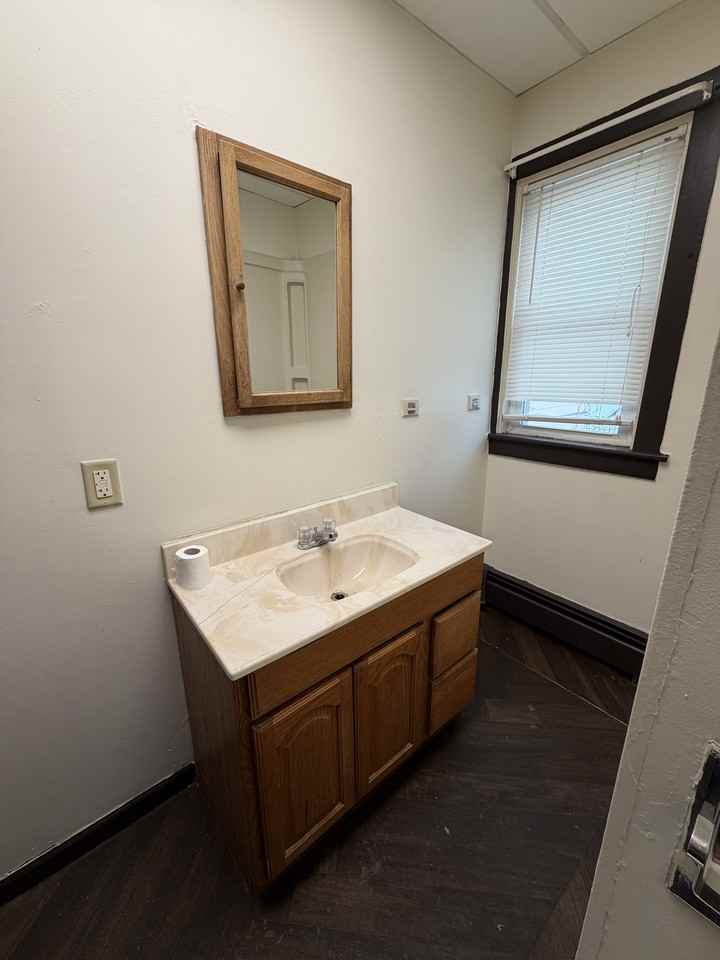 216 1st Ave S #1 - Photo 7 of 17