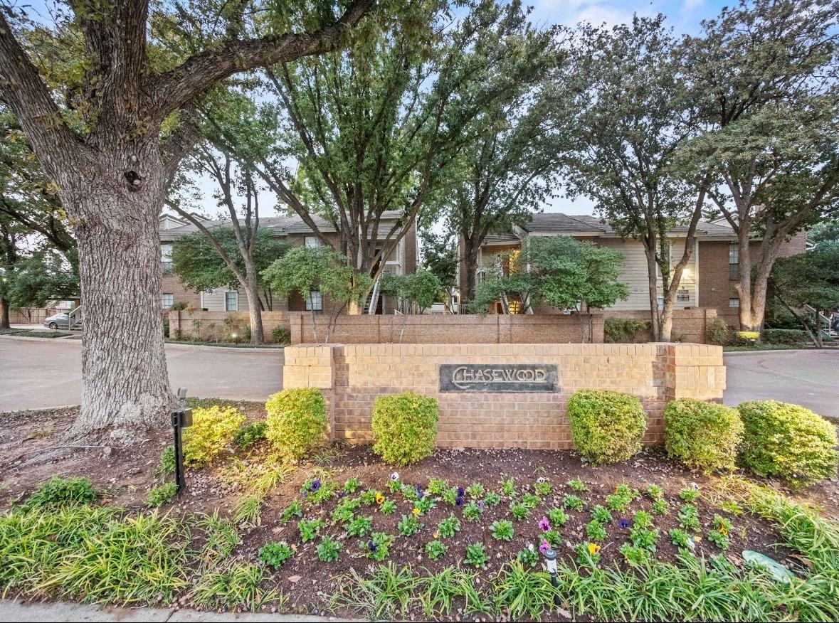 1909 Chasewood Cir - Photo 4 of 20