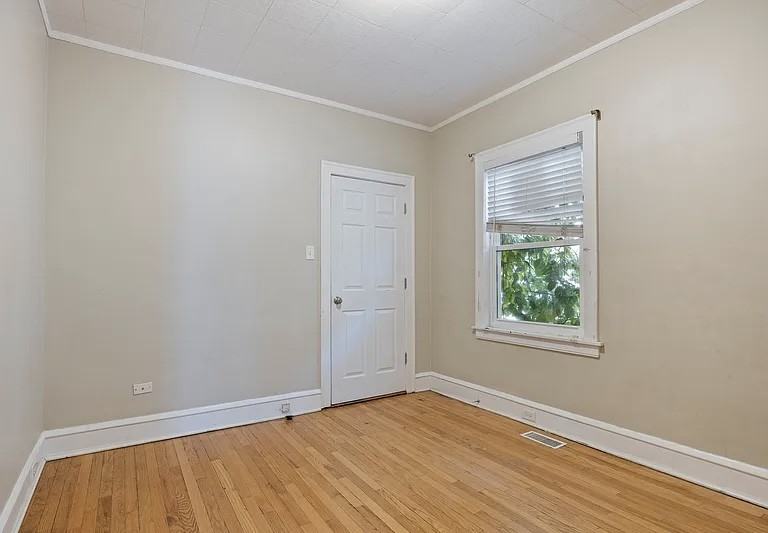 8756 Sproat Ave #NA - Photo 2 of 15