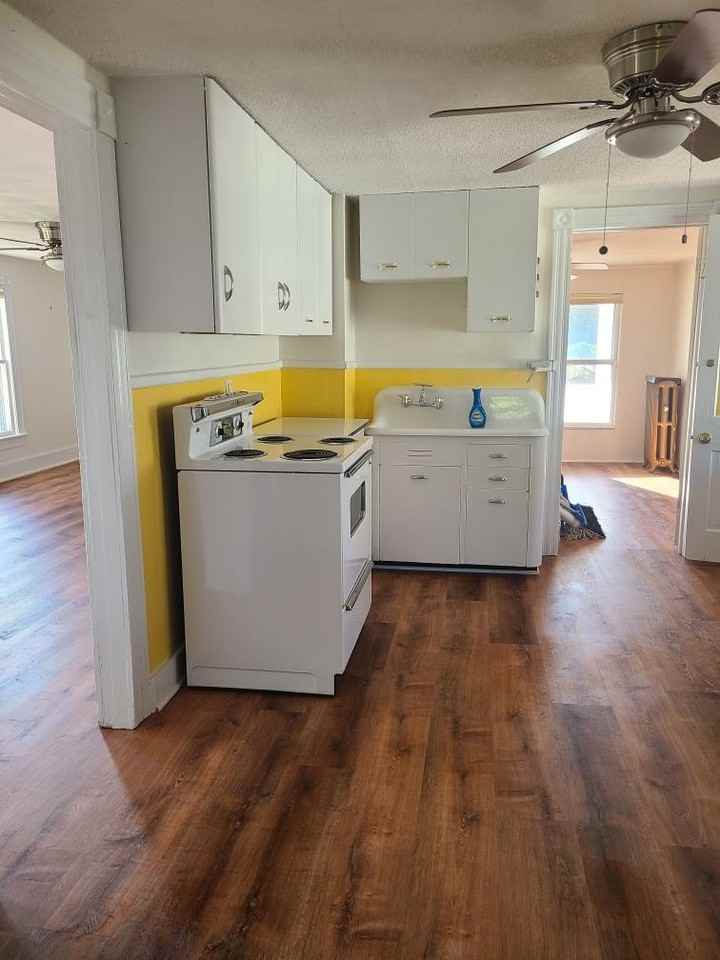 27 Hospital St #B - Photo 7 of 10