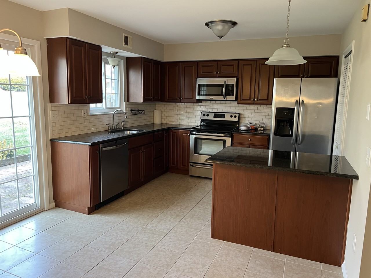 2426 Hillock Ct #2426 - Photo 2 of 6