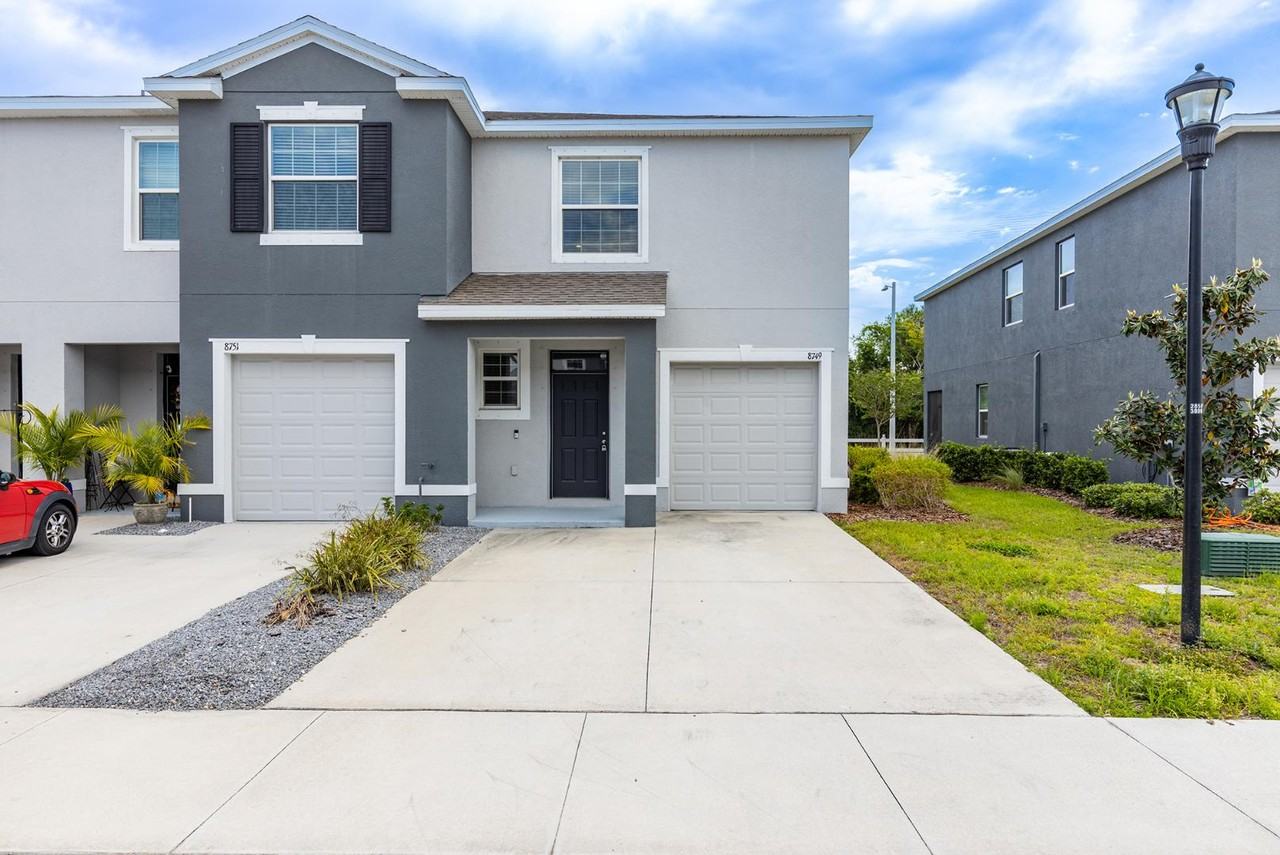 8749 Falling Blue Pl - Photo 2 of 20