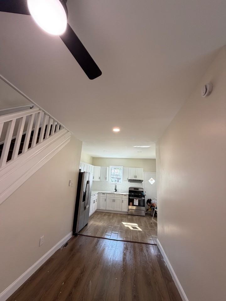 2758 Mickle St - Photo 5 of 12