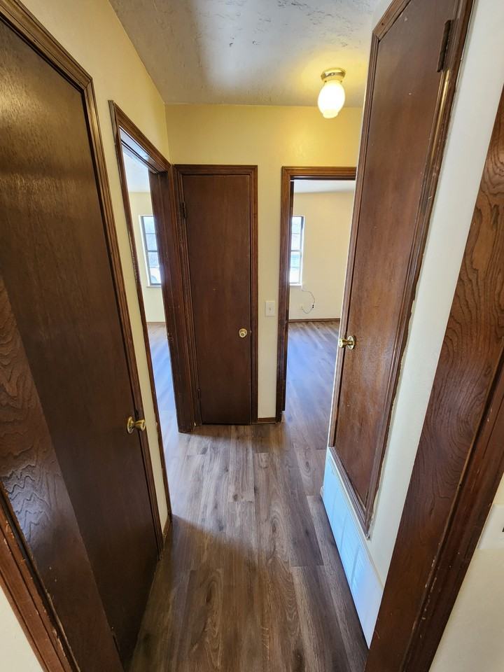 306 Se 10th #1 - Photo 5 of 9