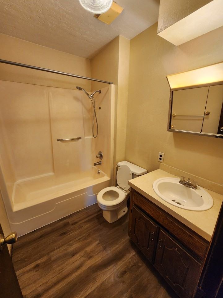 306 Se 10th #1 - Photo 7 of 9