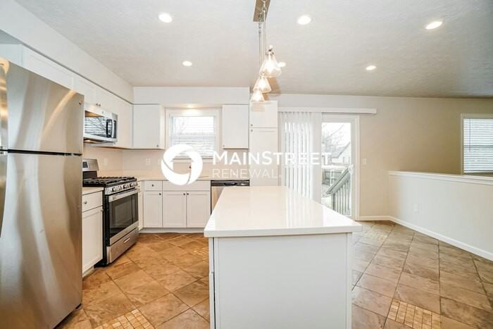 1181 Onslow Dr - Photo 5 of 20