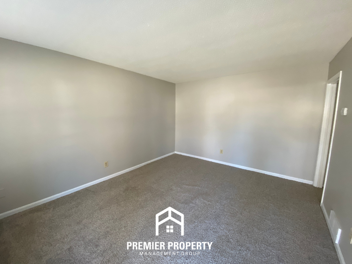 3959 Battlefield Dr - Photo 7 of 50