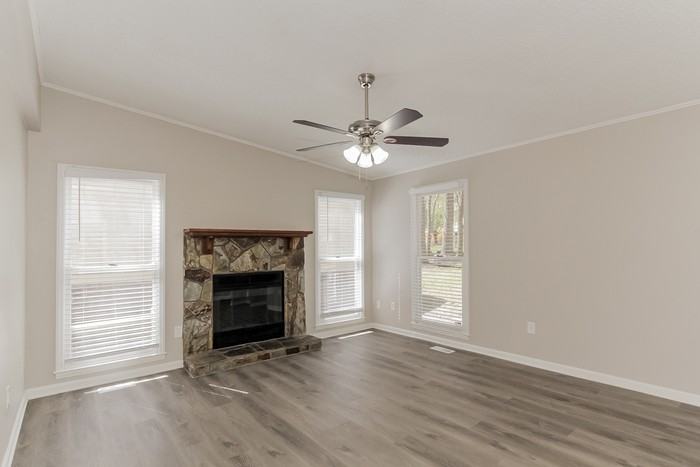 8200 Chrisbry Ln - Photo 4 of 14