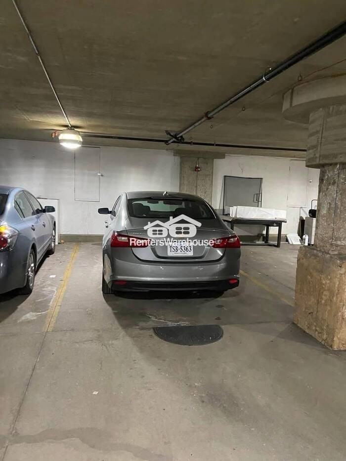 2323 Locust St #410 - Photo 3 of 26