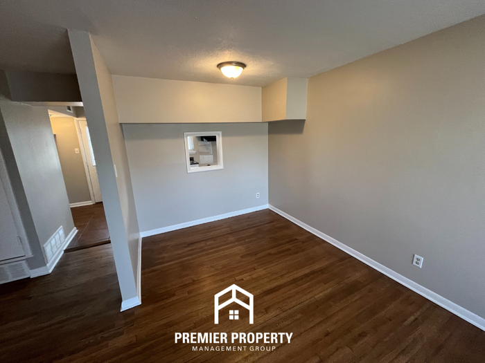 4705 Deluth Ave - Photo 4 of 30