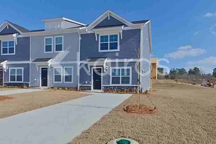 2253 Banyon Cir - Photo 3 of 26