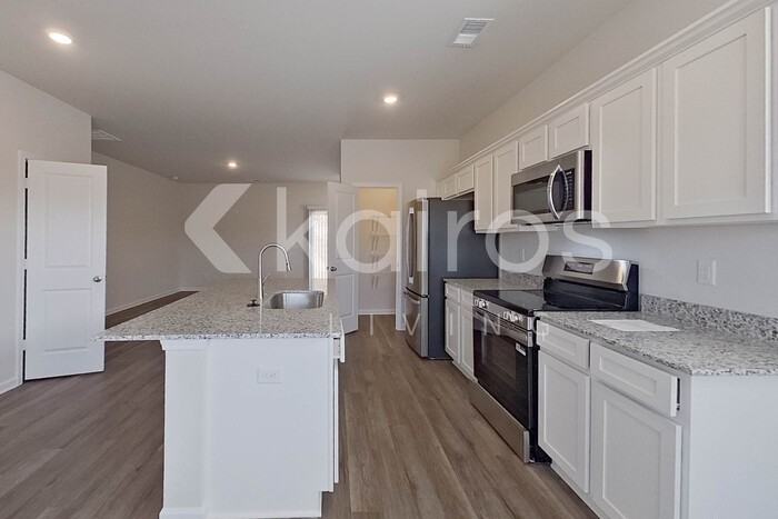 2253 Banyon Cir - Photo 6 of 26