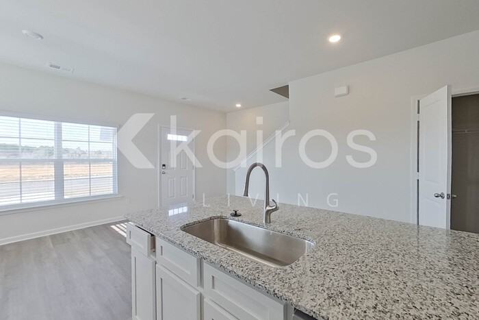 2253 Banyon Cir - Photo 7 of 26