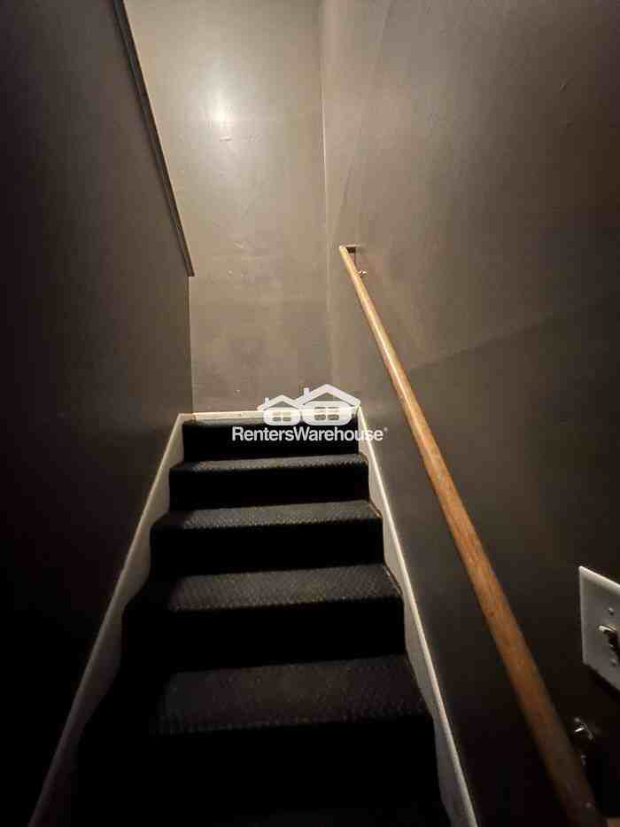 2905 Bryant Ave N #2 - Photo 4 of 11