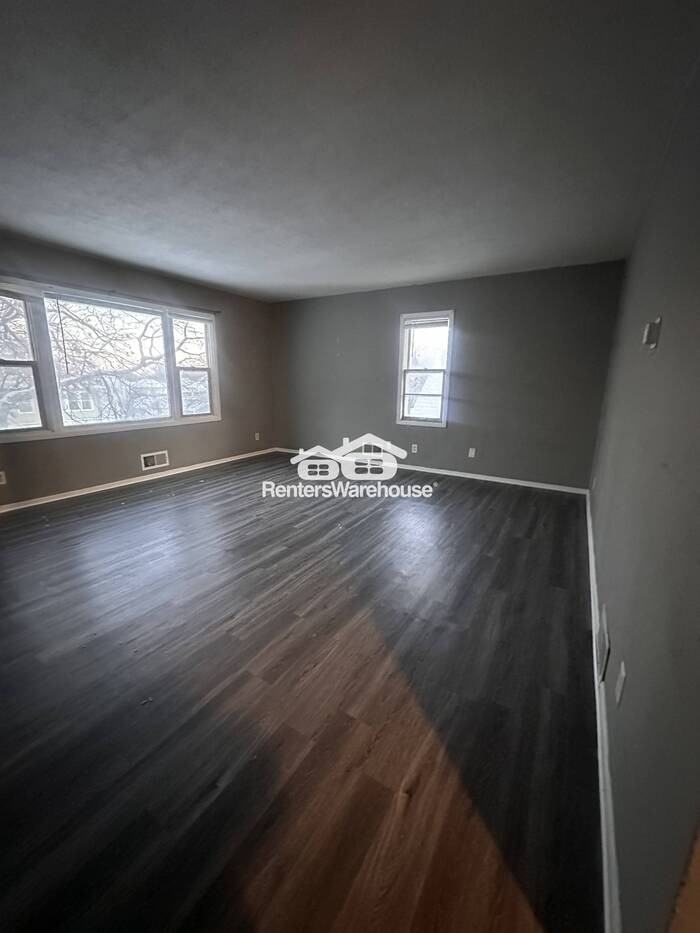 2905 Bryant Ave N #2 - Photo 5 of 11