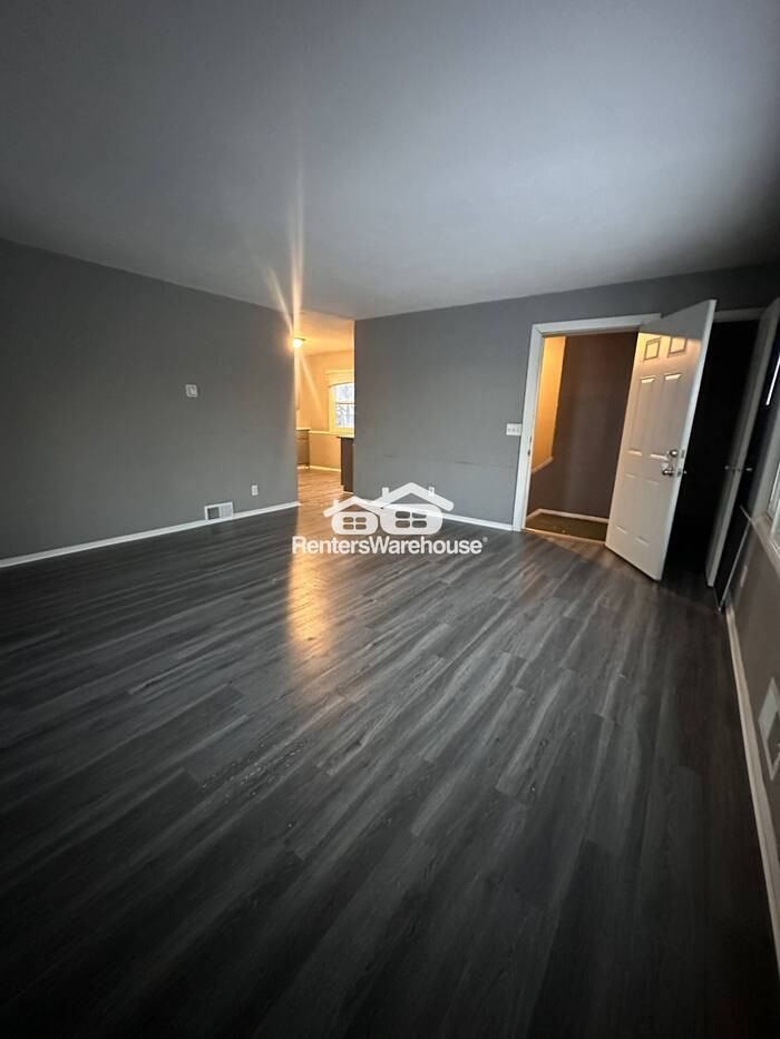 2905 Bryant Ave N #2 - Photo 6 of 11