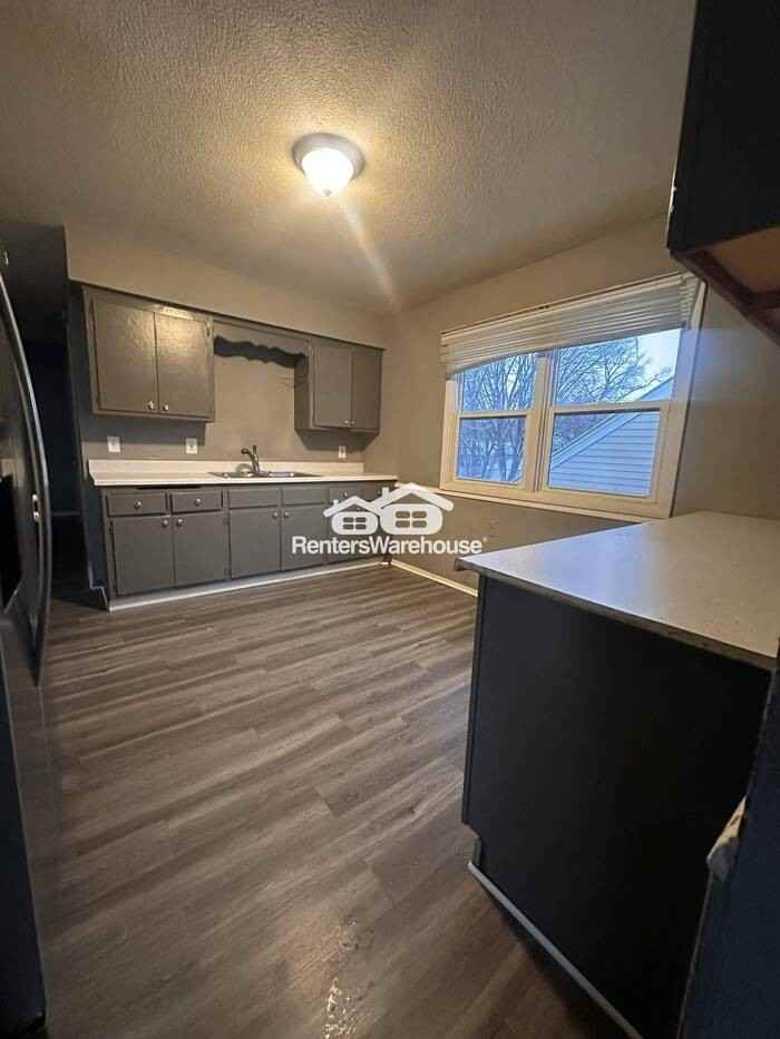 2905 Bryant Ave N #2 - Photo 7 of 11