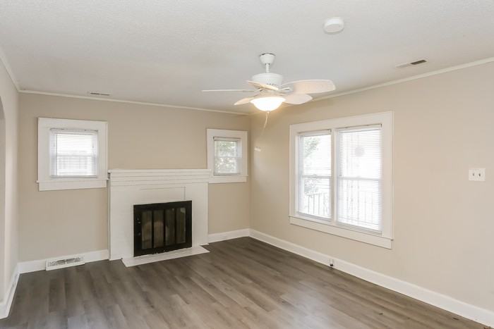 523 Engleside St - Photo 3 of 11