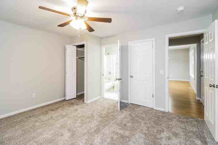 5633 Green Acres Ct - Photo 6 of 10