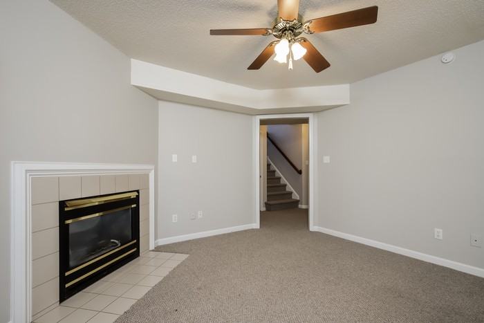 936 Heatherstone Dr - Photo 2 of 10