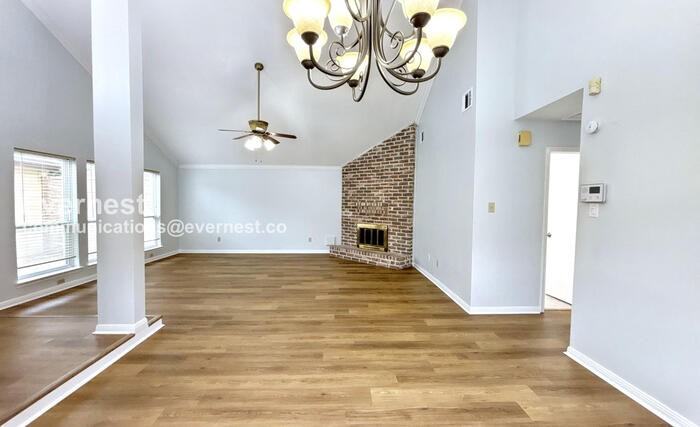 8534 Dawnridge Dr - Photo 4 of 24