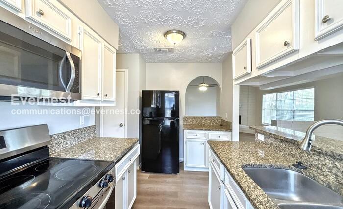 20021 Cottonglade Ln - Photo 3 of 21