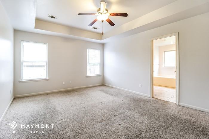 1011 Katy Ln - Photo 6 of 11