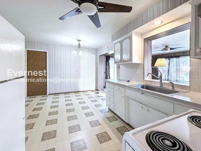 29518 Walker Dr - Photo 4 of 28