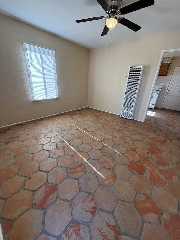 1303 N Columbus Blvd #A - Photo 3 of 10