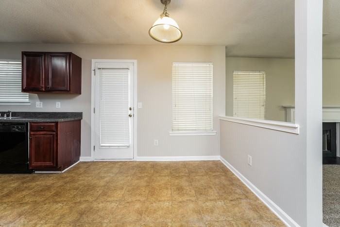 1906 Bridgestone Cir - Photo 6 of 19