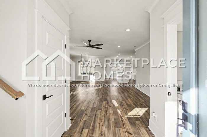 517 Kingwood Ln - Photo 4 of 29