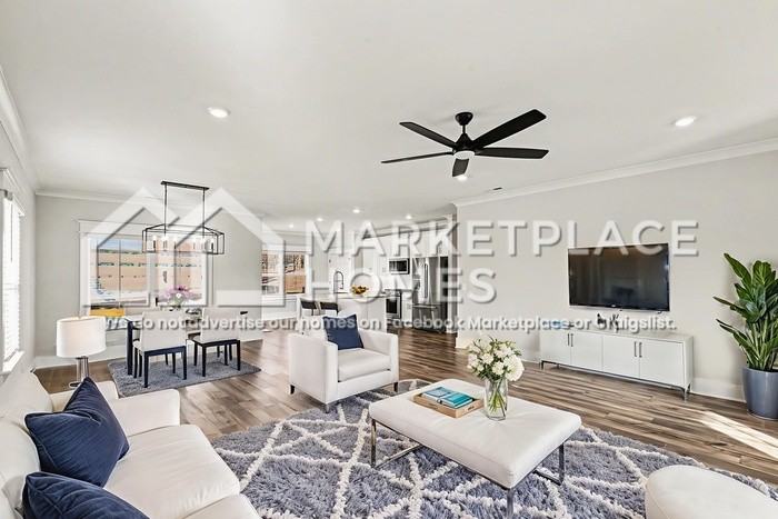 517 Kingwood Ln - Photo 5 of 29