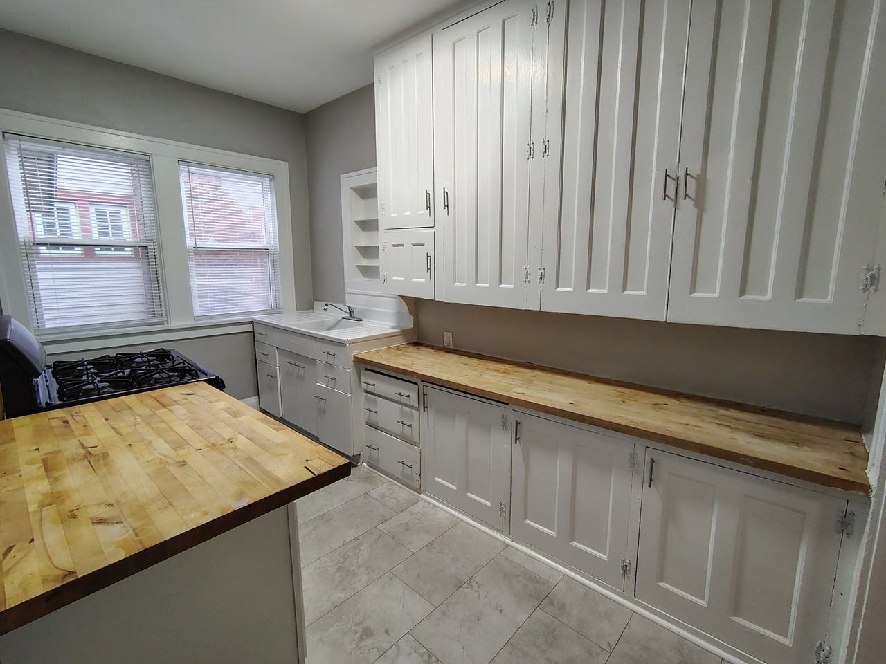 1295 N Main St #1 - Photo 4 of 12