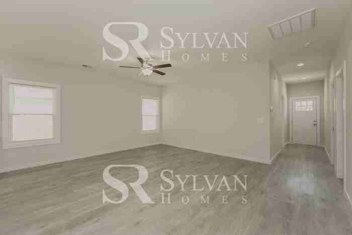 8621 Reedy Creek Rd - Photo 4 of 15