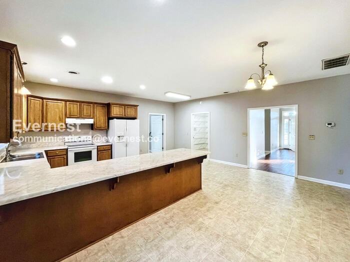 1181 Henry Rd - Photo 4 of 35