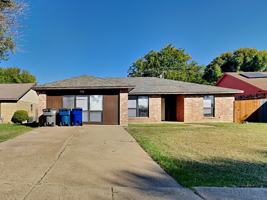 featured image of 3014 E Pepperidge Dr