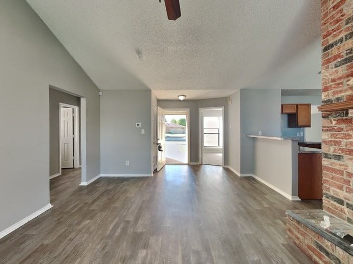 3014 E Pepperidge Dr - Photo 5 of 21