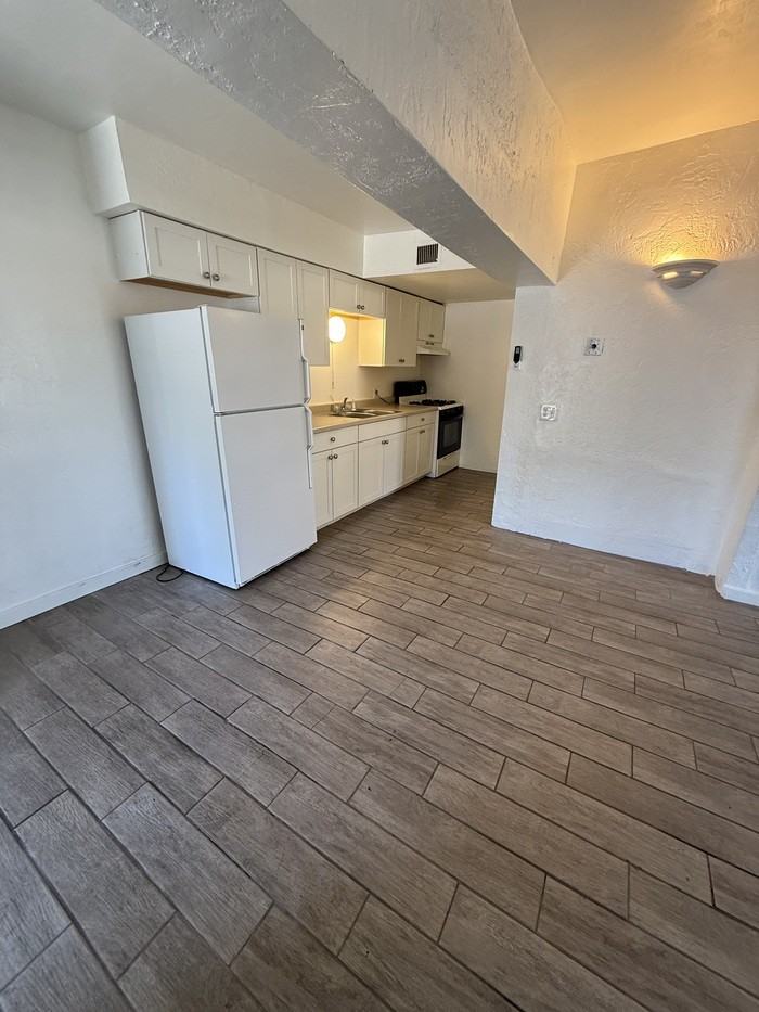 3519 N Los Altos Ave #2 - Photo 6 of 11