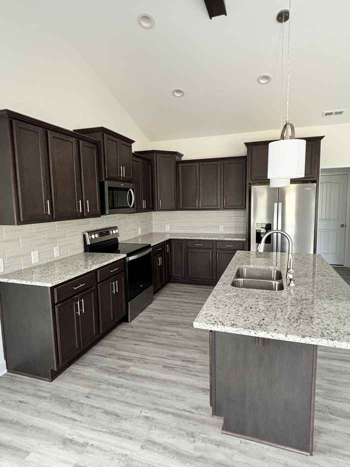 25 Budd Godwin Ln - Photo 4 of 19