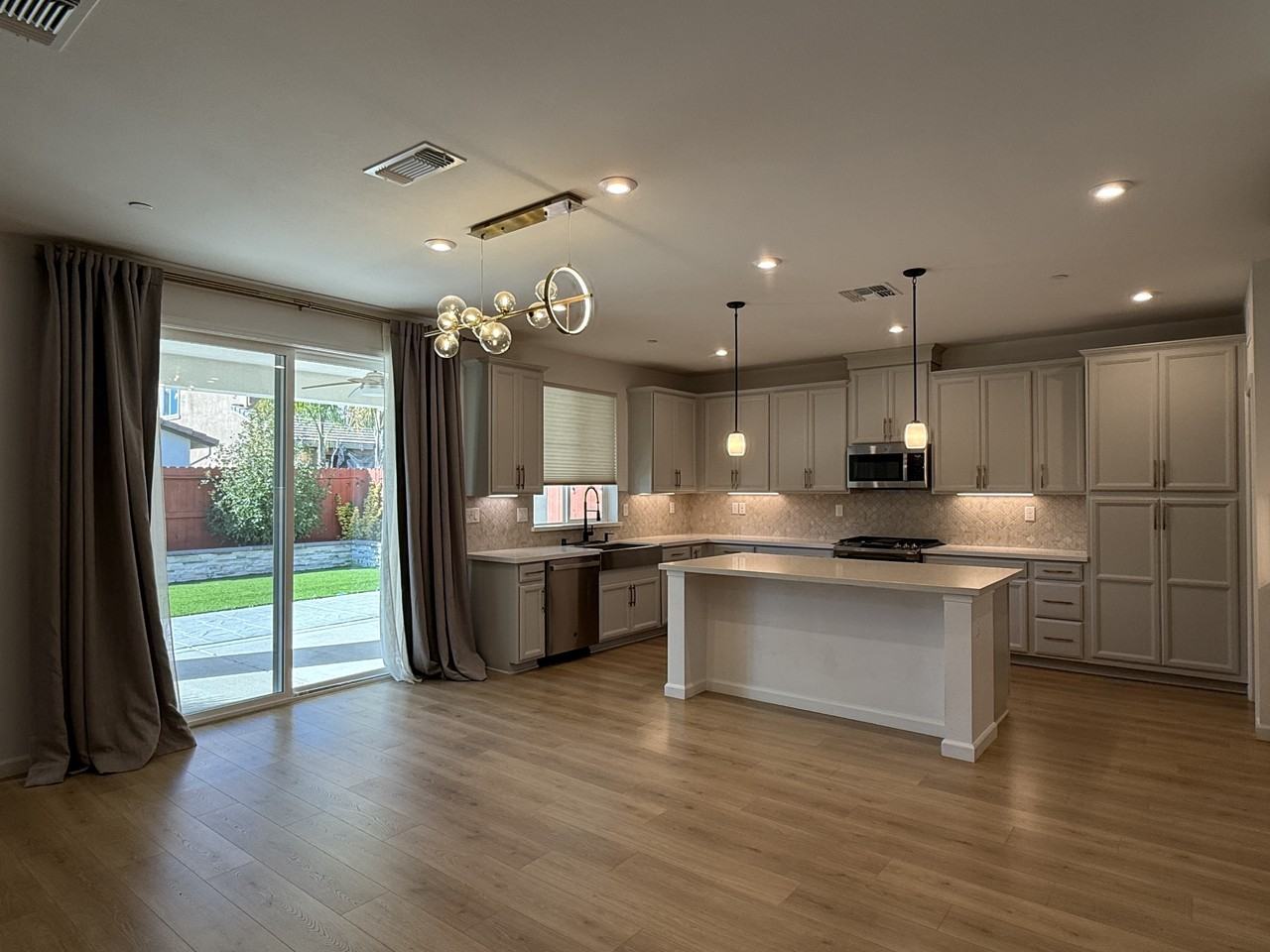 1580 Blue Moon Ln #NA - Photo 5 of 25