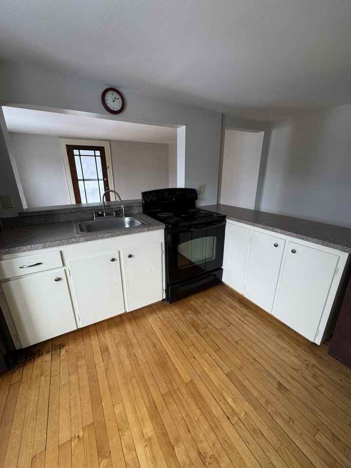 64 Lyman St Apt 2r #2R - Photo 4 of 11