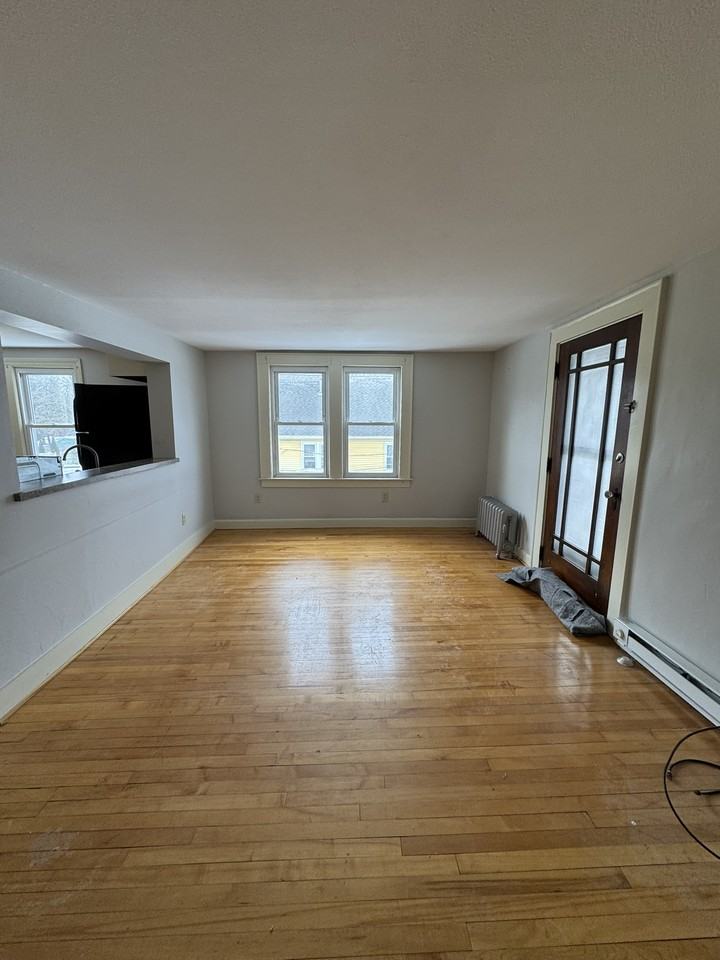 64 Lyman St Apt 2r #2R - Photo 5 of 11