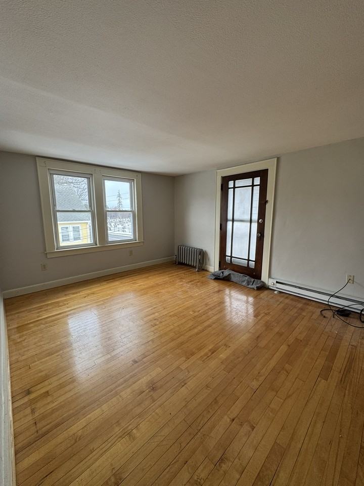 64 Lyman St Apt 2r #2R - Photo 7 of 11