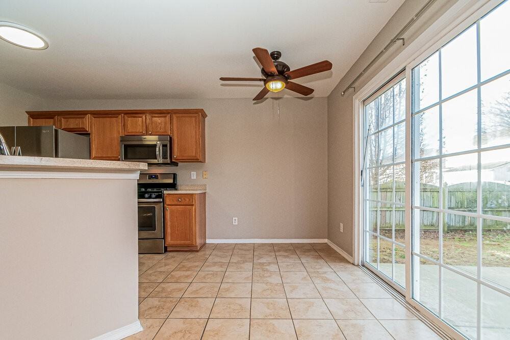 1017 Dewberry Ct - Photo 6 of 17